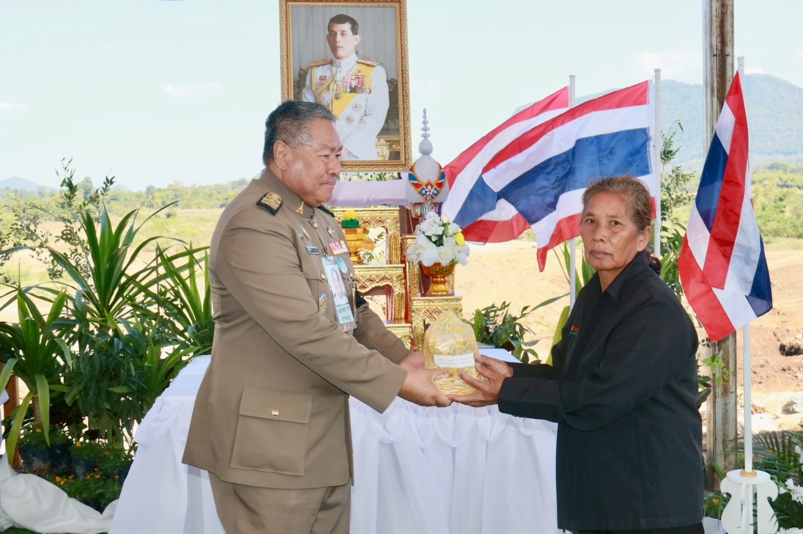 title - องคมนตรี ลงพื้นที่ติดตามและขับเคลื่อนโครงการอ่างเก็บน้ำห้วยจะกาอันเนื่องมาจากพระราชดำริ ตำบลแม่ลาน อำเภอลี้ จังหวัดลำพูน